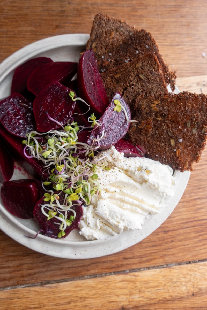 CLEMENTINE-CURED BEETROOT, WHIPPED GOAT’S CHEESE, RYE CRISPS